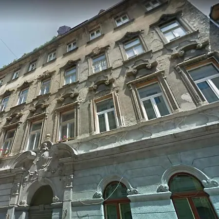 Sweet Ernesto * Budapest